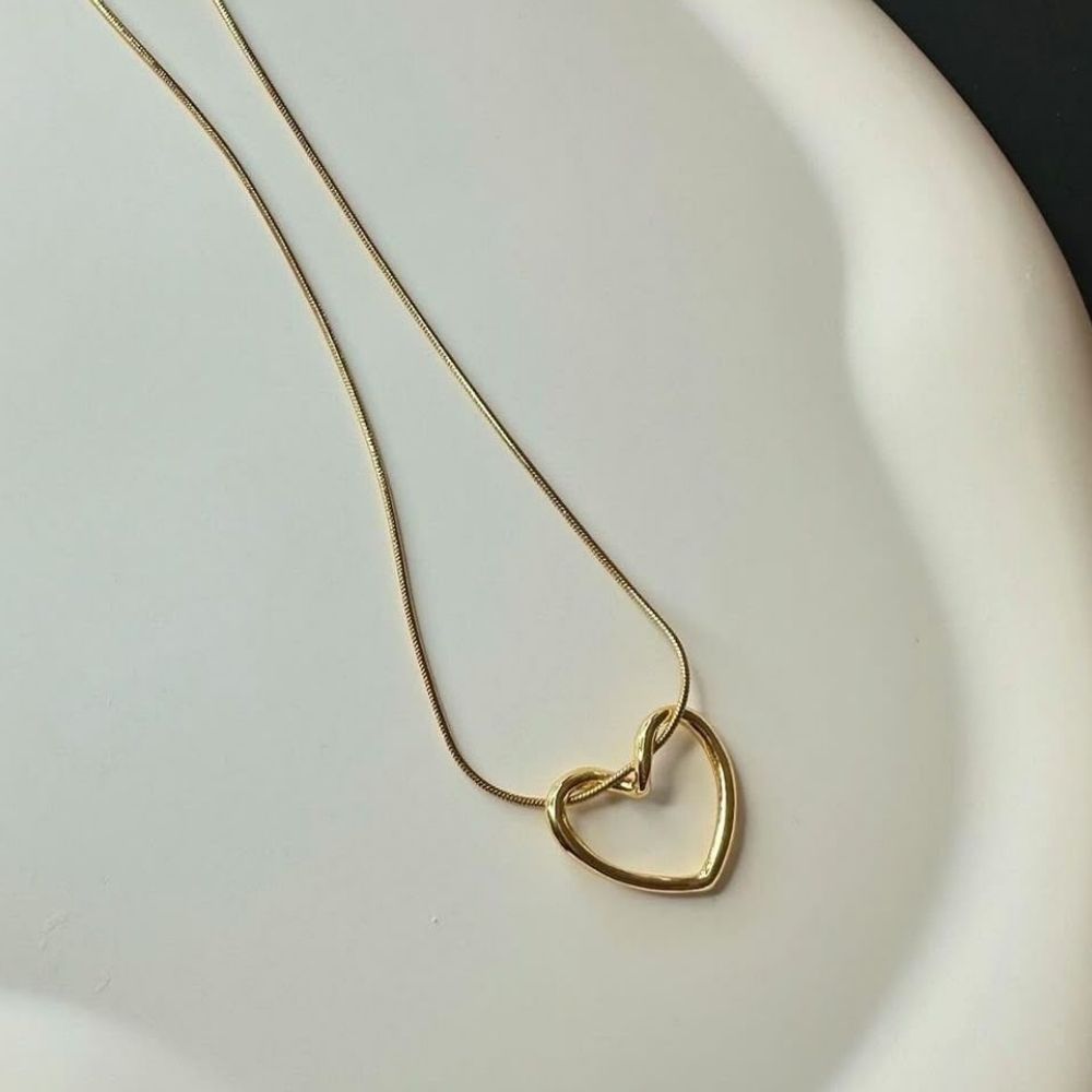 Love Loop Pendant