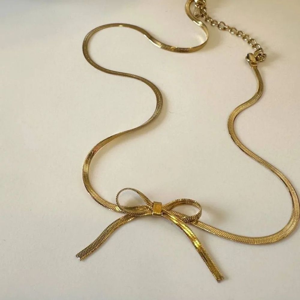 Bow Necklace