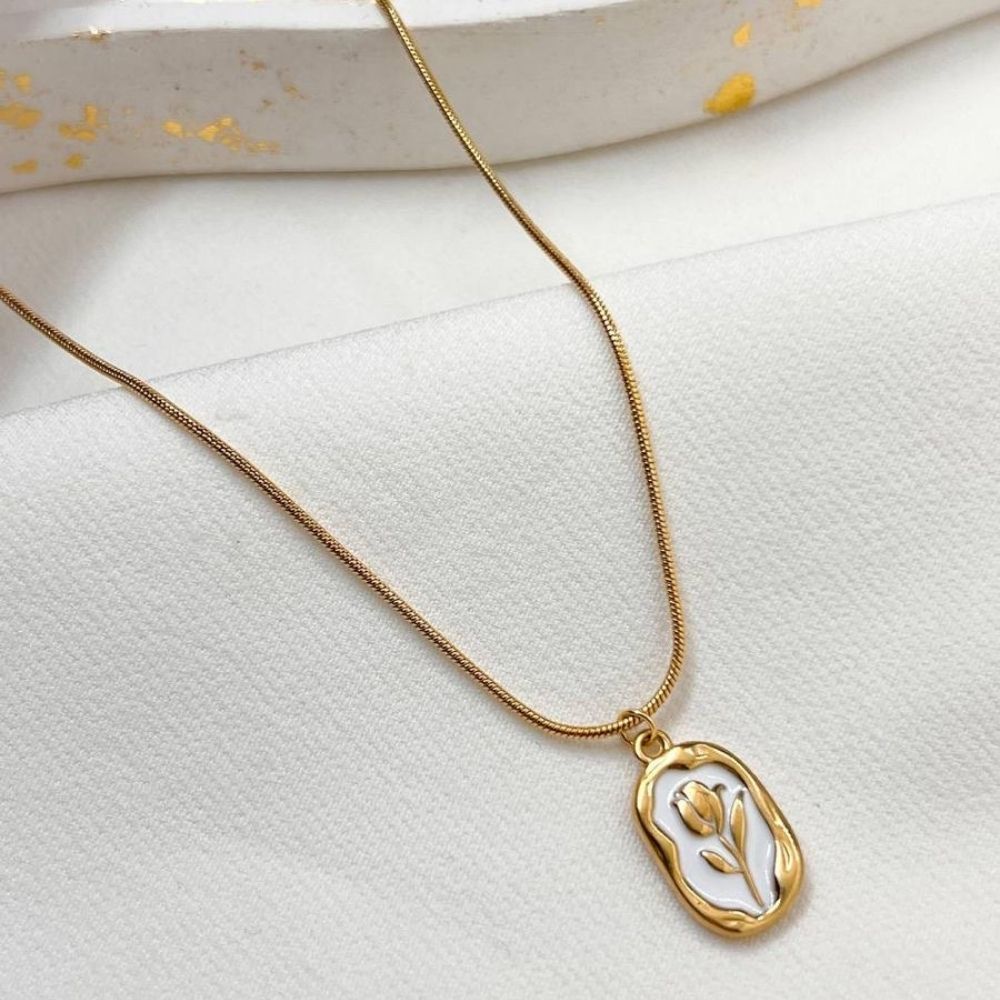 Ivory Rosette Pendant