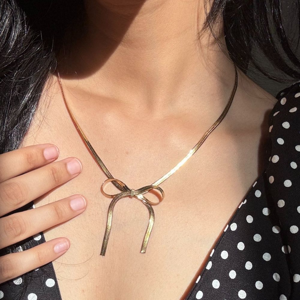 Bow Necklace