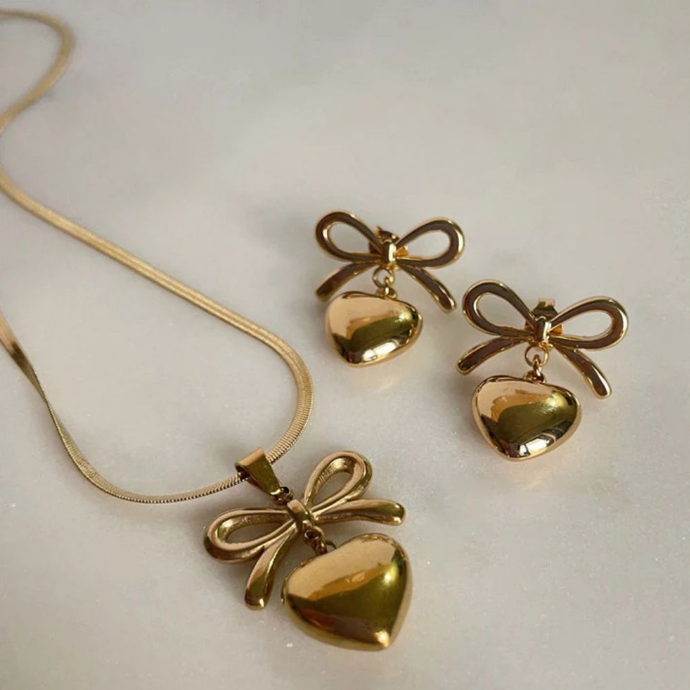 Lover's Keepsake Pendant / Set